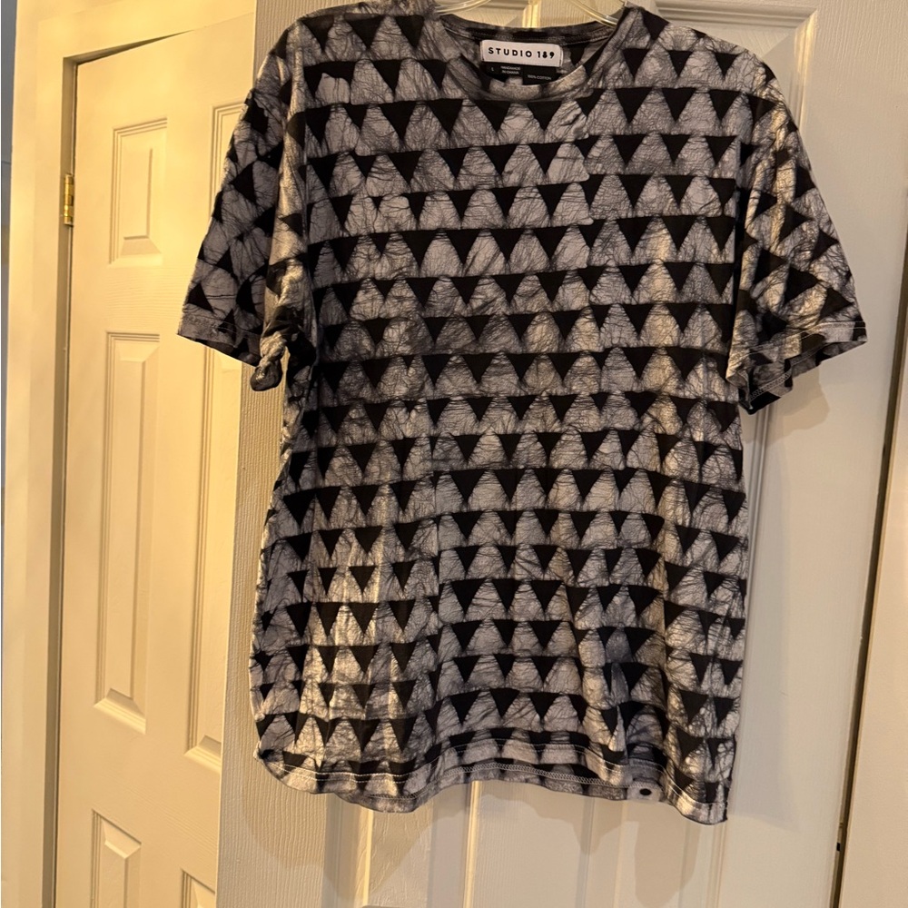 Studio 189 - Hand-Batik Cotton T-Shirt